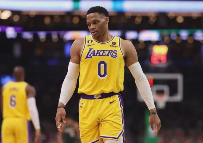 开云app-今夜欧联传出新动向，布鲁克林篮网更衣室发声，管理层表态：更衣室稳定，阵容厚度经受考验的简单介绍